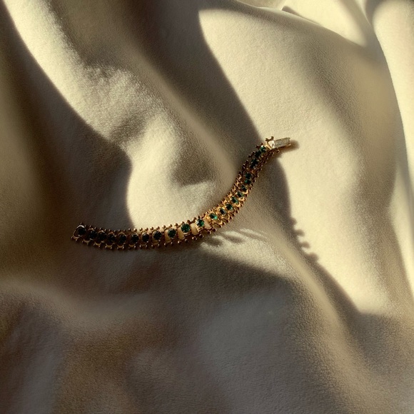 Vintage Goldtone Coro Bracelet - Picture 2 of 9